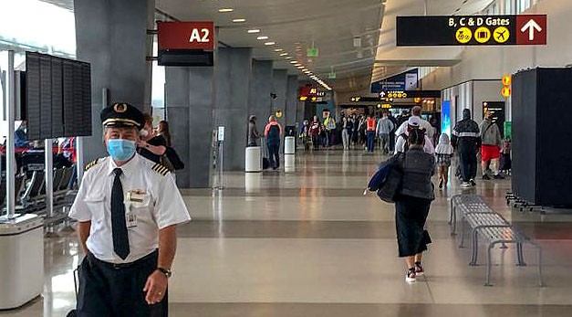 시택공항 이용객 서서히 늘어나